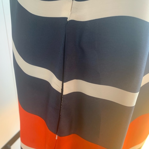 Womans Dress - Picture 3 of 3